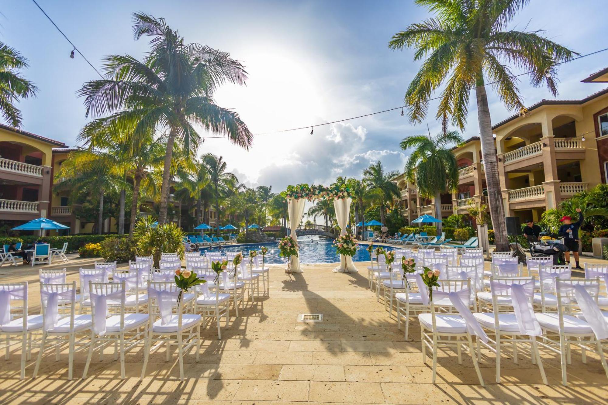 Infinity Bay Spa & Beach Resort West Bay Bagian luar foto