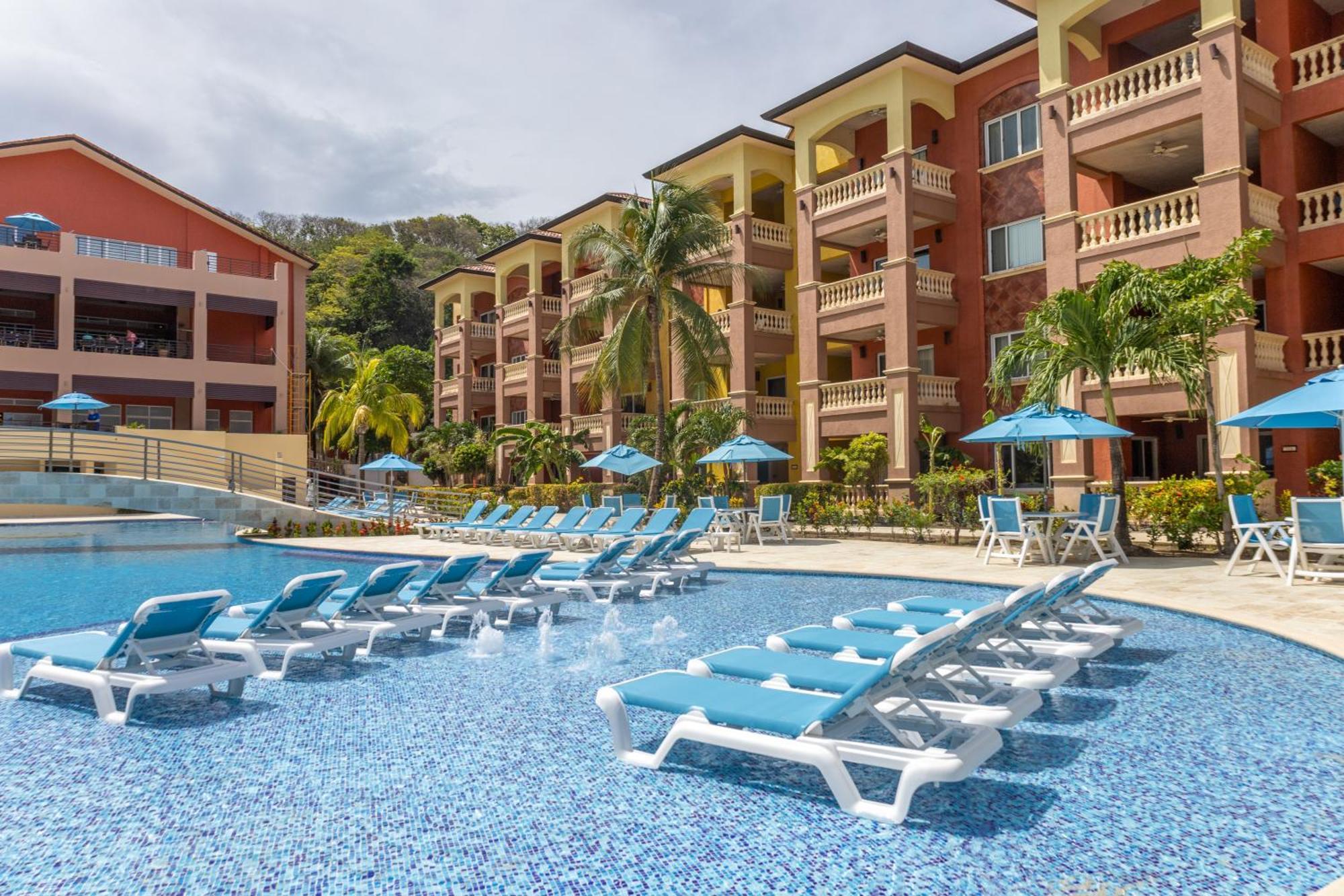 Infinity Bay Spa & Beach Resort West Bay Bagian luar foto