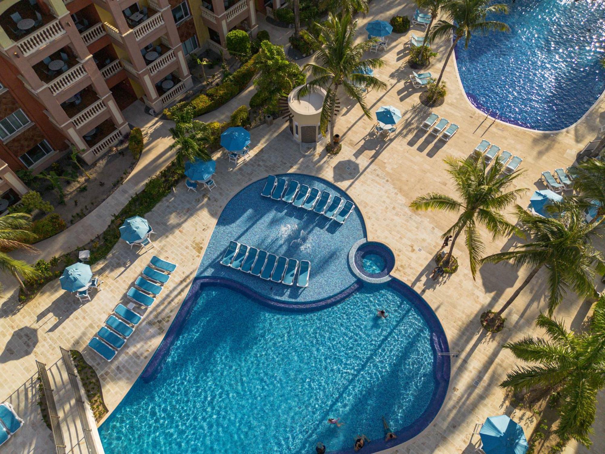 Infinity Bay Spa & Beach Resort West Bay Bagian luar foto
