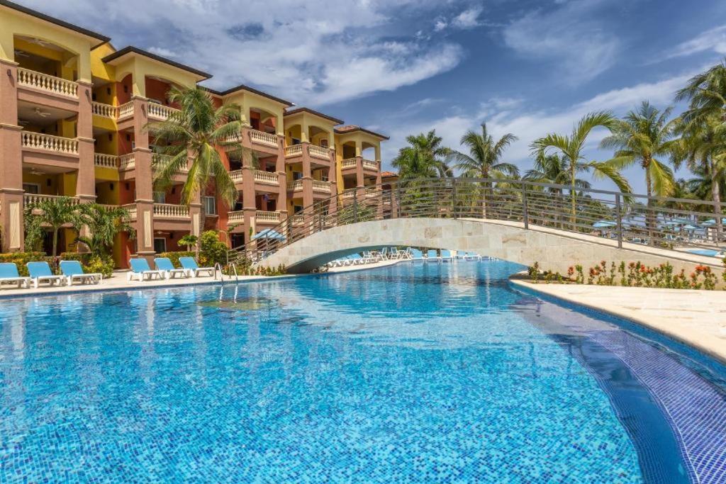 Infinity Bay Spa & Beach Resort West Bay Bagian luar foto