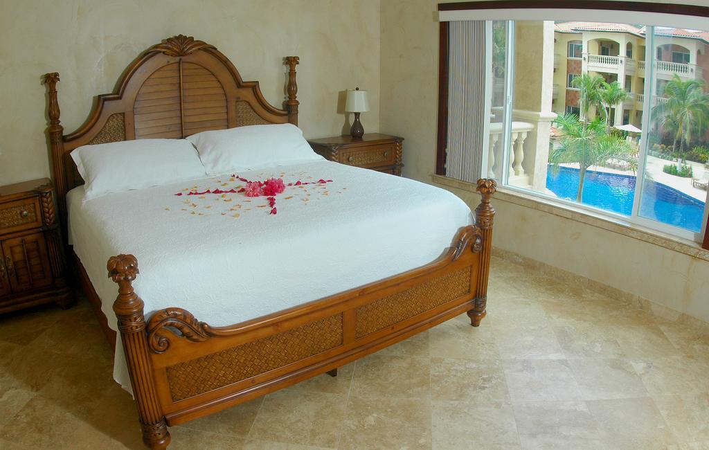 Infinity Bay Spa & Beach Resort West Bay Bagian luar foto
